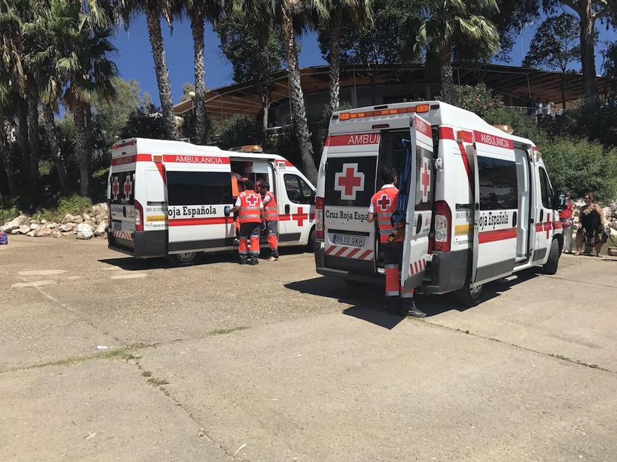 La situación que se plantea es un choque entre una embarcación de recreo con pedales y otra de motor con dos tripulantes