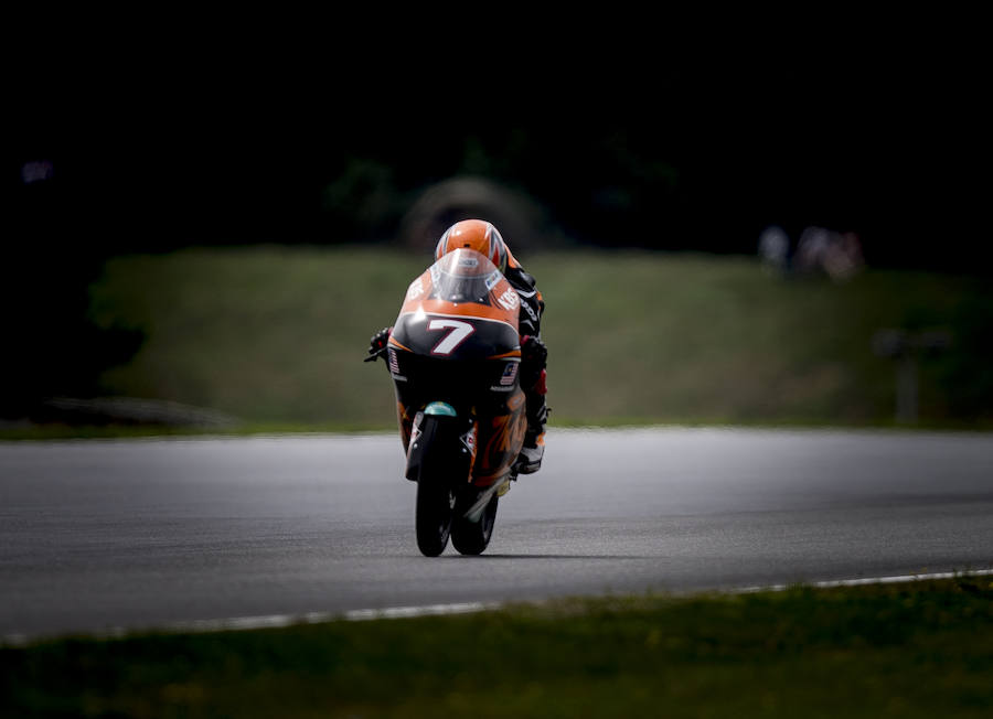 El piloto de Moto3 Adam Norrodin, al volante de su Honda.