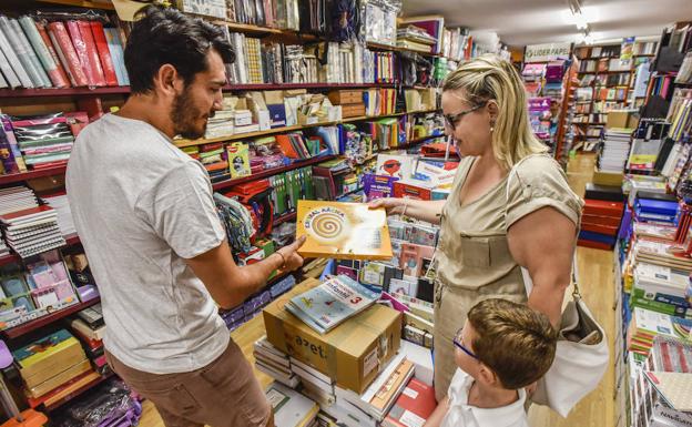 Las librerías de Badajoz afrontan la ‘vuelta al cole’ con la competencia de Internet