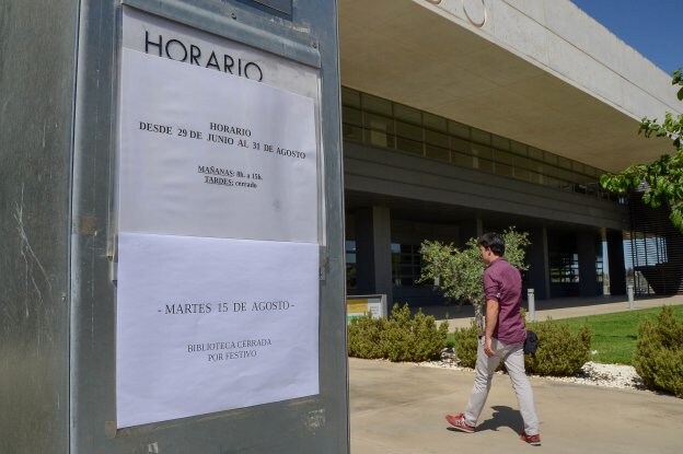 Horario de verano de la Biblioteca del Estado. :: casimiro moreno