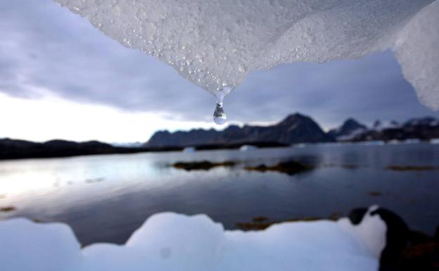 Iceberg derritiendose en Kulusuk, Groenlandia. 