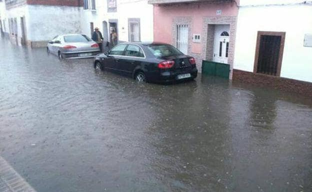Una tormenta provoca daños materiales en 30 viviendas de Puebla de Obando