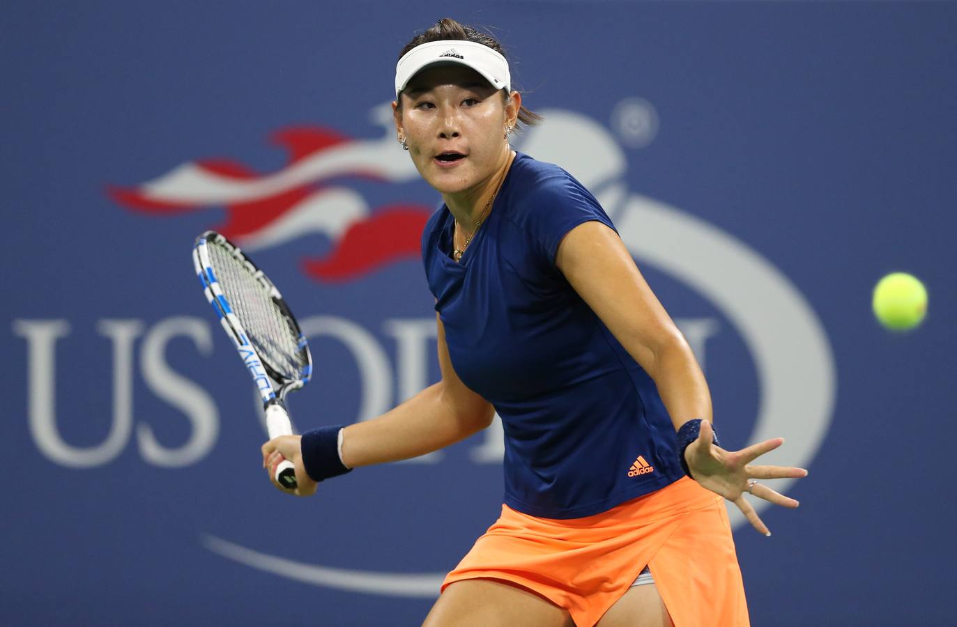 El maleficio de la tercera ronda en el Abierto de Estados Unidos quedó atrás para la tenista española Garbiñe Muguruza cuando lo consiguió al vencer en la segunda por 6-4 y 6-0 a la china Ying-Ying Duan.