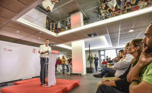 Discurso de Pedro Sánchez, en un acto del PSOE esta mañana en Badadajoz:: J.V. ARNELAS