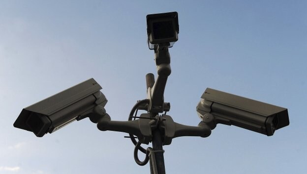 Varias cámaras de vigilancia en las calles de Londres. :: efe