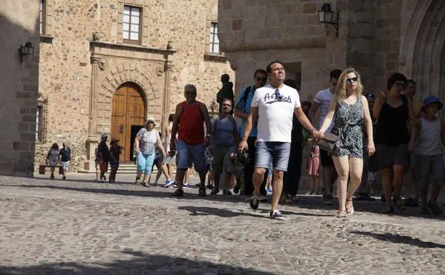 El boom del alquiler de los apartamentos turísticos también pega fuerte en Cáceres.