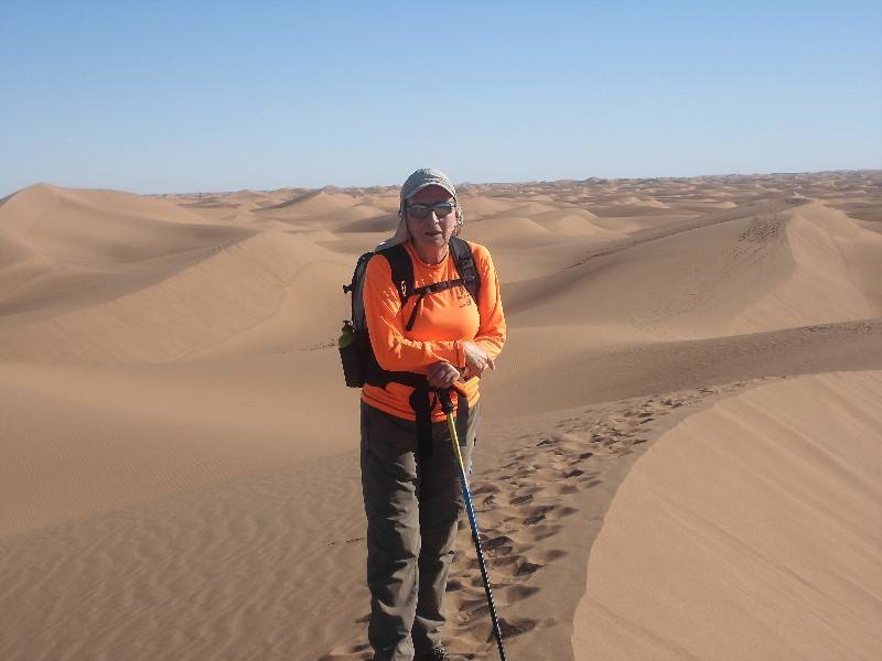 Françoise, en una ruta por el Sáhara.