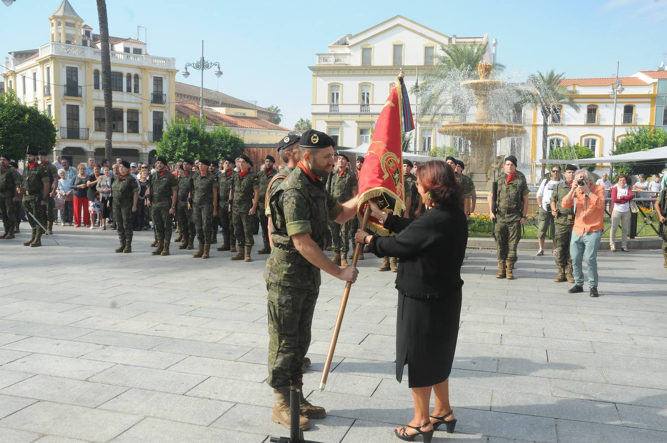 Alrededor de 700 militares de la Brigada de Infantería Mecanizada (BRIMZ) "Extremadura XI" permanecerán en misiones en el exterior a partir de noviembre, ya que a los 300 que actualmente están destinados en Letonia se sumarán los más de 400 que partirán hacia Líbano en el penúltimo mes del año.