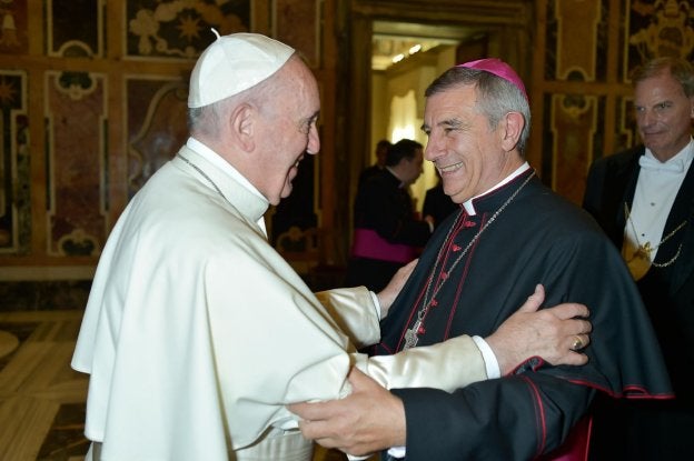 El papa Francisco con José Luis Retana en el Vaticano. :: obispado