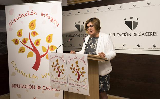 Rosario Cordero presentó este jueves el Programa Diputación Integra.