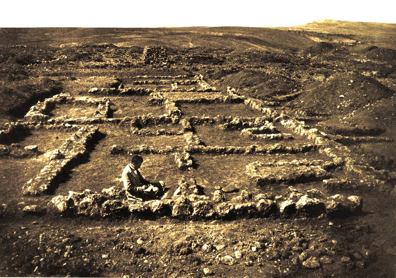 3- Schulten en el 1906 en las ruinas de Numancia