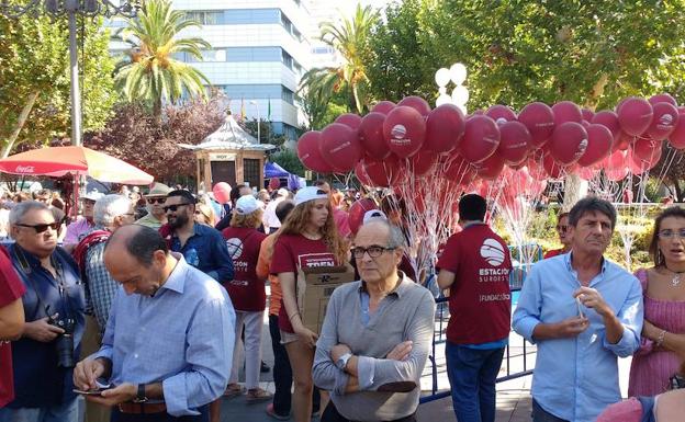 Muchos extremeños se están pasando por el 'renferéndum' en Badajoz
