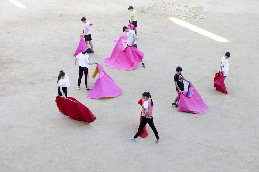 Dieciocho jóvenes forman parte de la Escuela Taurina de Cáceres, que dirige Manuel Bejarano