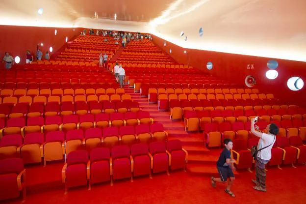 Imagen del auditorio del nuevo Palacio de Congresos de Plasencia. :: andy solé