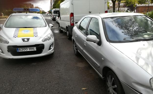 La Policía Local de Badajoz recupera en San Roque un coche robado