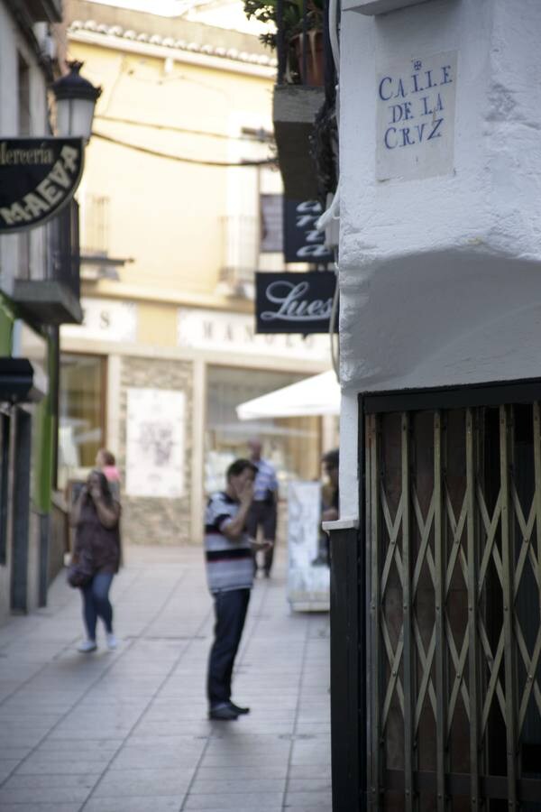 Perviven 11 de los 214 azulejos de calles del siglo XVIII. Son las primeras placas con los nombres de las calles de Cáceres y se hicieron para facilitar el recaudar impuestos