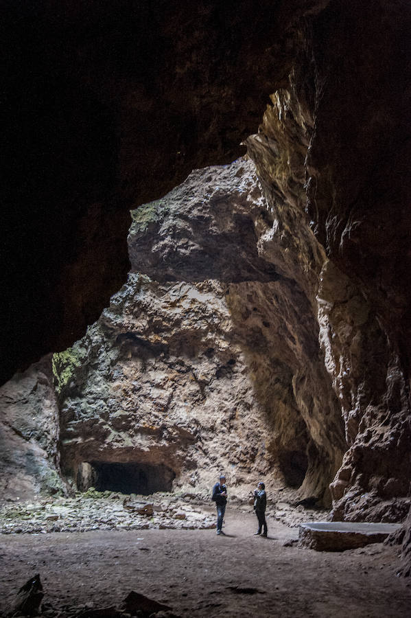 Parte del nivel 2 de la mina, donde se encuentra la sala de las columnas. En este lugar se extraía hierro entre 1900 y 1921. 
