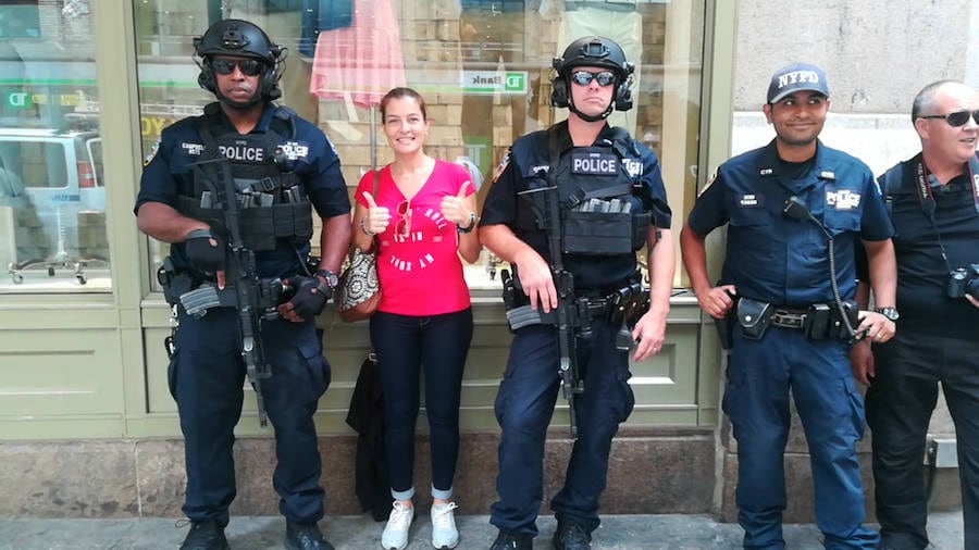 La policía local villanovense con los compañero de la Gran Central Terminal de Nueva York