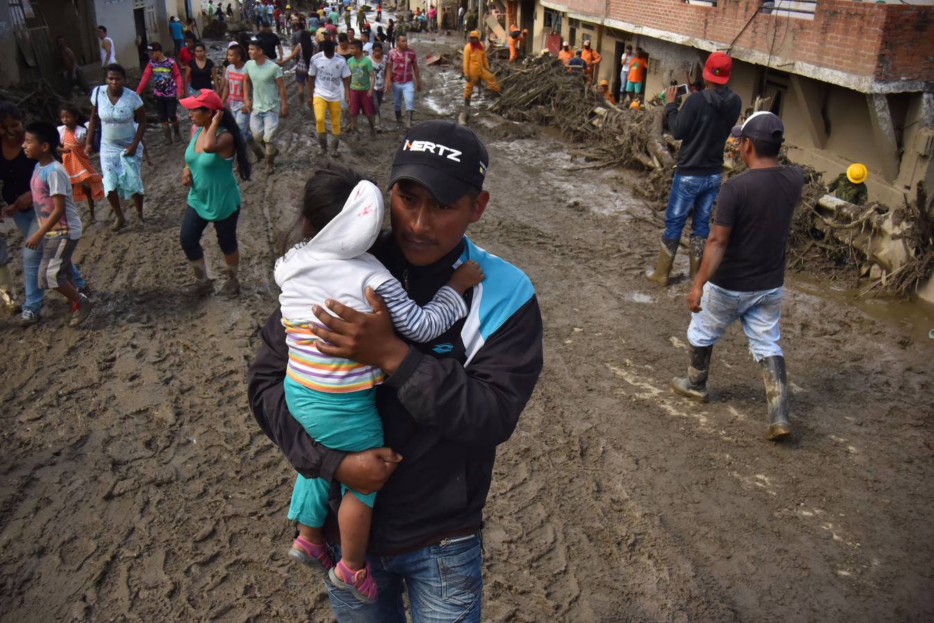 El desbordamiento del río La Paila en el municipio de Corinto, departamento del Cauca (Colombia) ha dejado cuatro muertos, entre ellos un bebé.