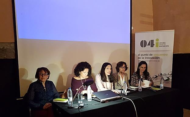 María Luisa González, María Victoria Gil, Ángela Murillo, Henar Prieto y Marta García.:HOY