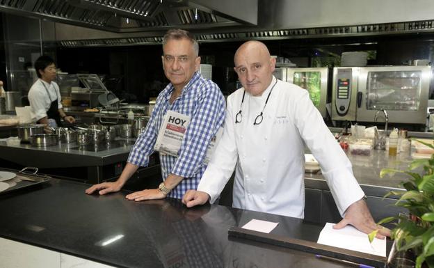 José Polo y Antonio Pérez, dueños del restaurante y hotel Atrio, en Cáceres.