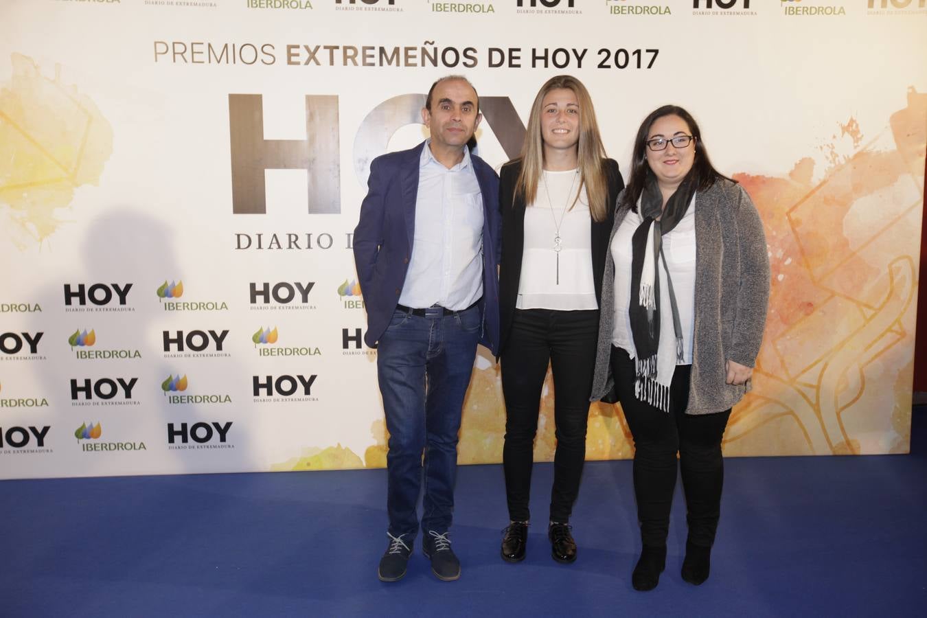 Los invitados que asistieron a la gala de Extremeños de HOY, posaron en el photocall 