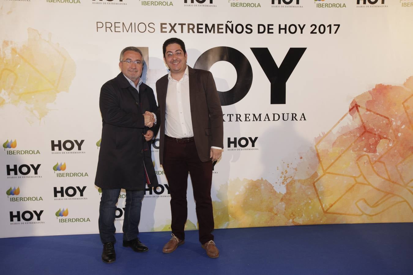 Los invitados que asistieron a la gala de Extremeños de HOY, posaron en el photocall 