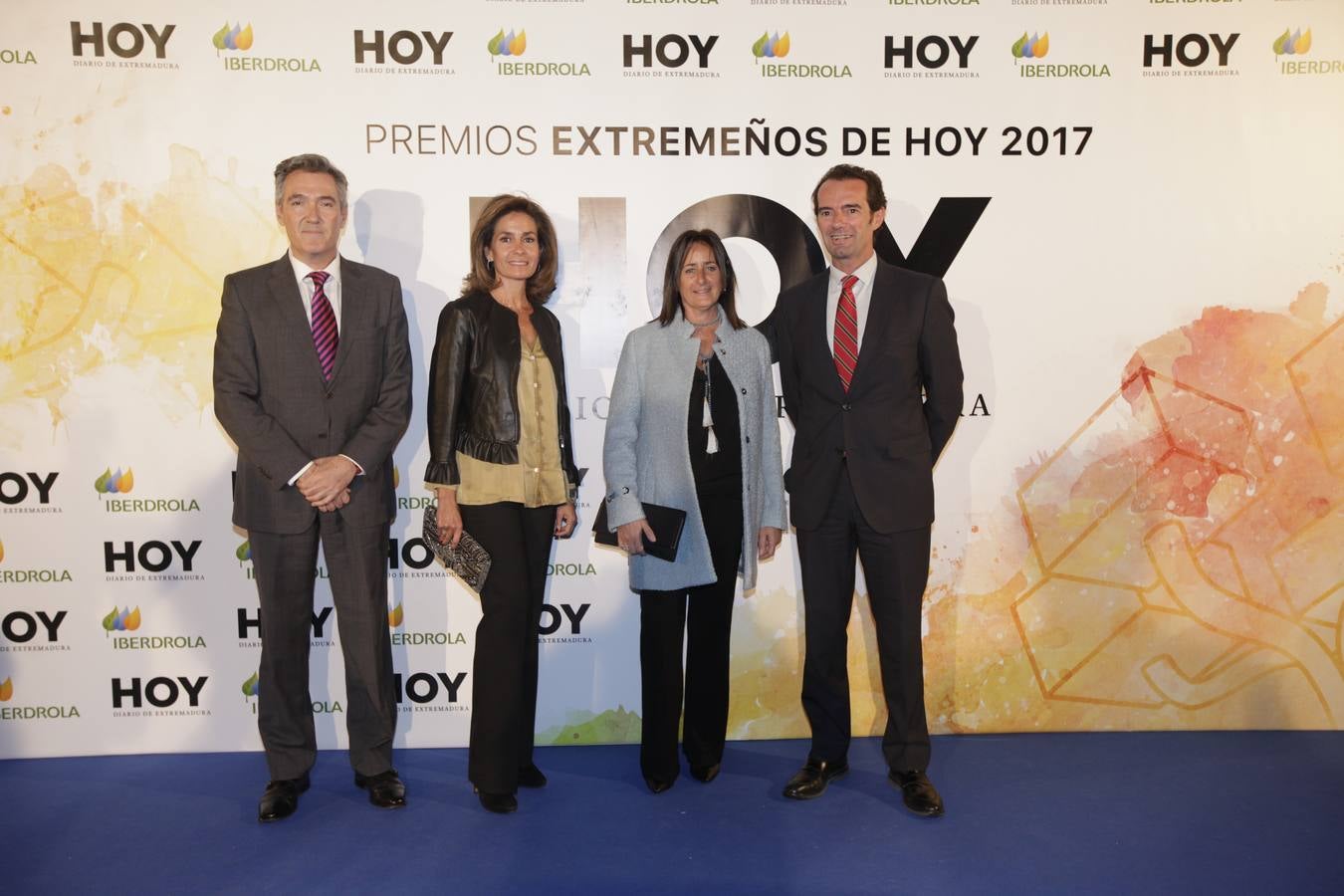 Los invitados que asistieron a la gala de Extremeños de HOY, posaron en el photocall 