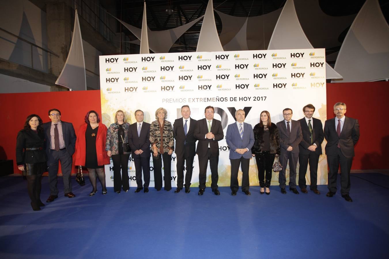 Los invitados que asistieron a la gala de Extremeños de HOY, posaron en el photocall 