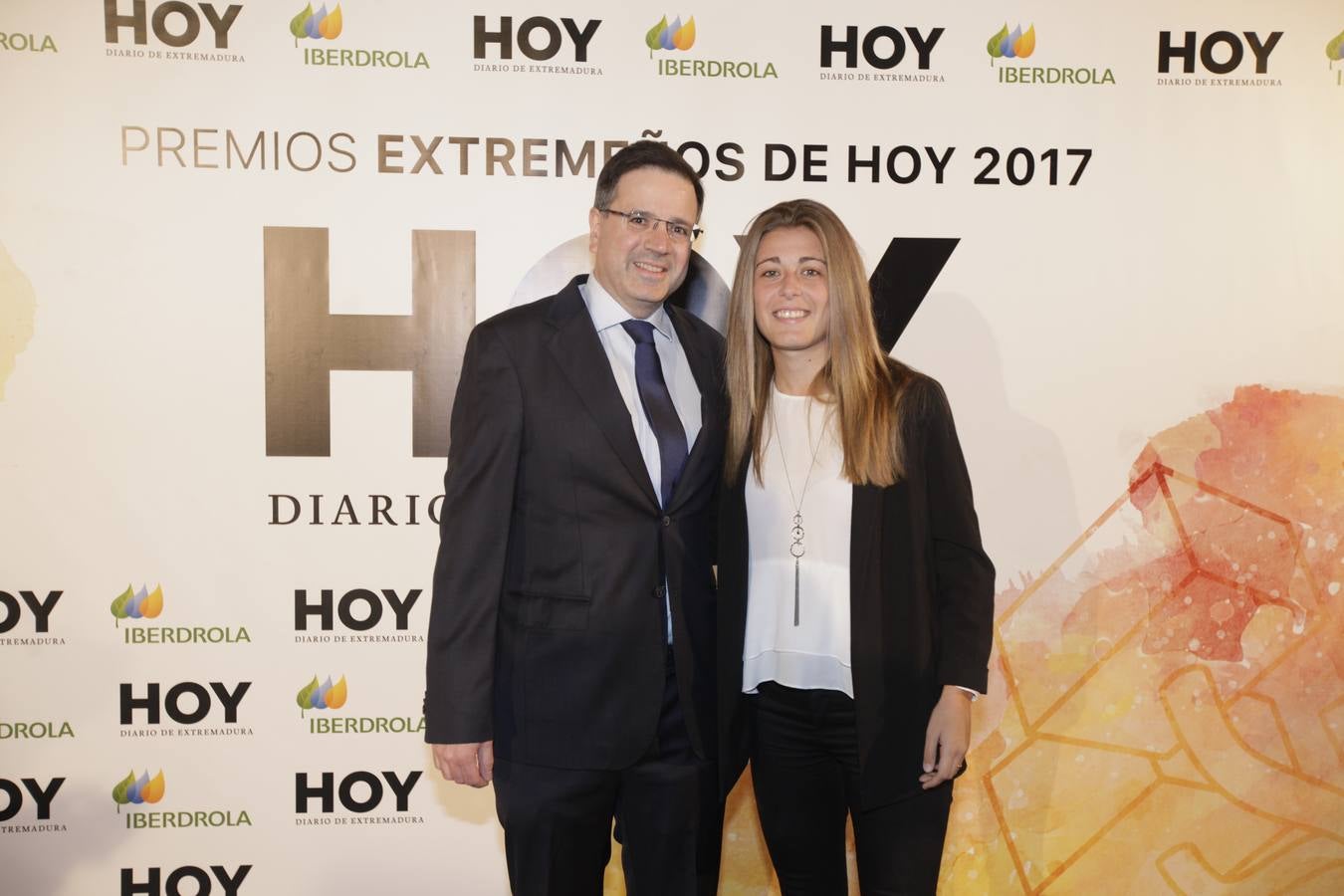 Los invitados que asistieron a la gala de Extremeños de HOY, posaron en el photocall 