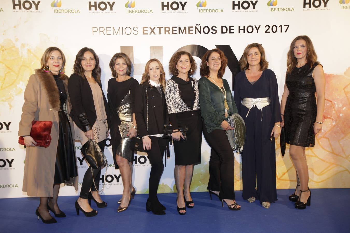 Los invitados que asistieron a la gala de Extremeños de HOY, posaron en el photocall 
