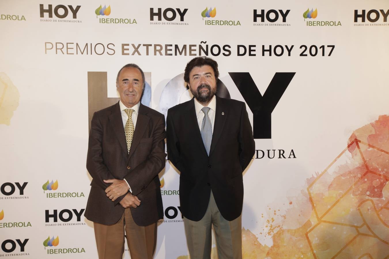Los invitados que asistieron a la gala de Extremeños de HOY, posaron en el photocall 