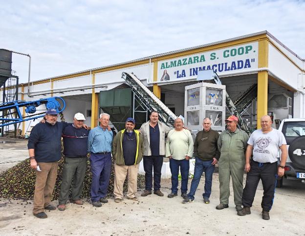 De izquierda a derecha, Leandro, José, Justo, Félix, Abdón, Eulalio, Rogelio, Jesús y Juan C. :: E.R.