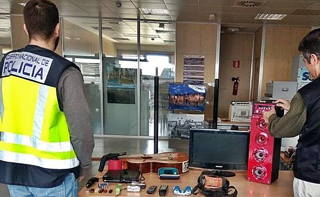 Algunos de olos objetos robados en las casas de campo de Mérida y municipios próximos:: HOY