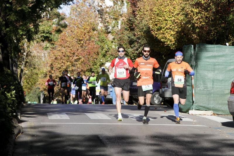 Más de 300 corredores se solidarizan contra el VIH y el sida en Cáceres