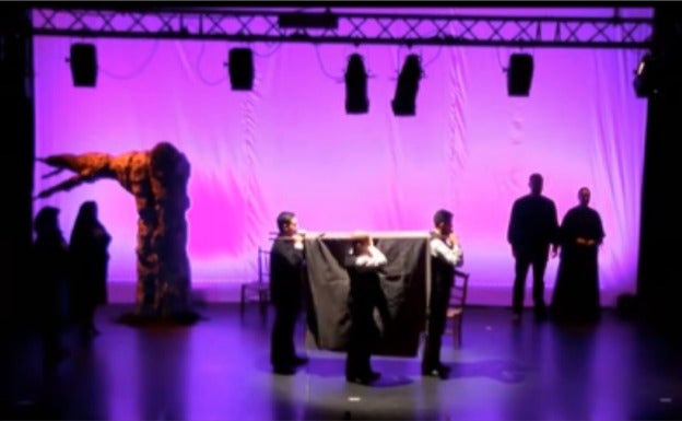 Representación de 'Cartas para Extremadura' de Atituplan:. HOY