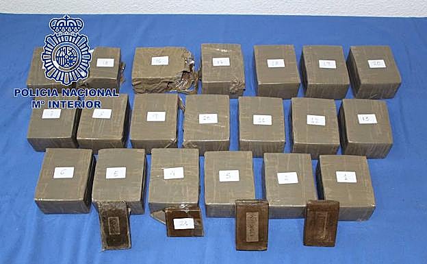 Paquetes de hachís intervenidos