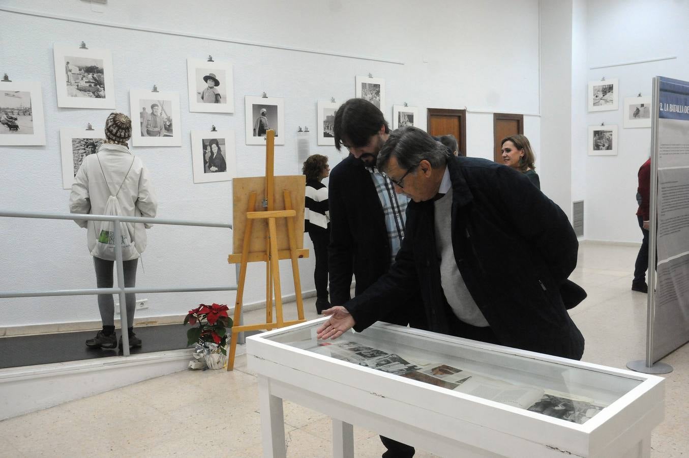Ya se puede ver en la sala de exposiciones del centro asociado de la UNED de Mérida la exposición ‘Fotógrafos americanos en España. Batalla de las imágenes en la prensa ilustrada (1949-1951).Se puede visitar hasta el próximo 20 de enero.