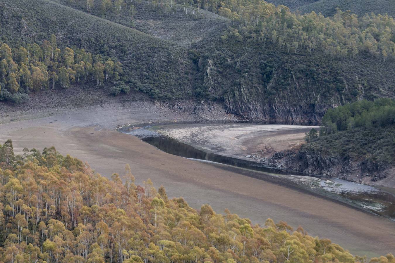 Los problemas de abastecimiento de agua para regadío se atisban ante embalses medio vacíos