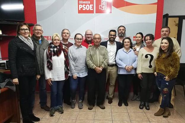 La nueva dirección del PSOE de Olivenza. :: j. m. m. p.