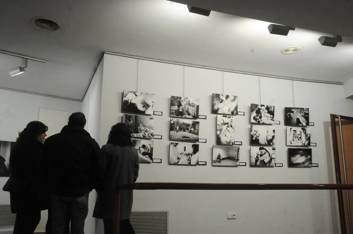 El Centro Cultural Santo Domingo en Mérida acoge del 12 al 29 de diciembre la exposición fotográfica 'Karkinos, triple negativo. El cáncer de mama no es tan rosa' en donde el fotoperiodista Lucas Garra y su mujer, Manoli Monje, cuentan su experiencia de cómo vivieron el cáncer de mama.