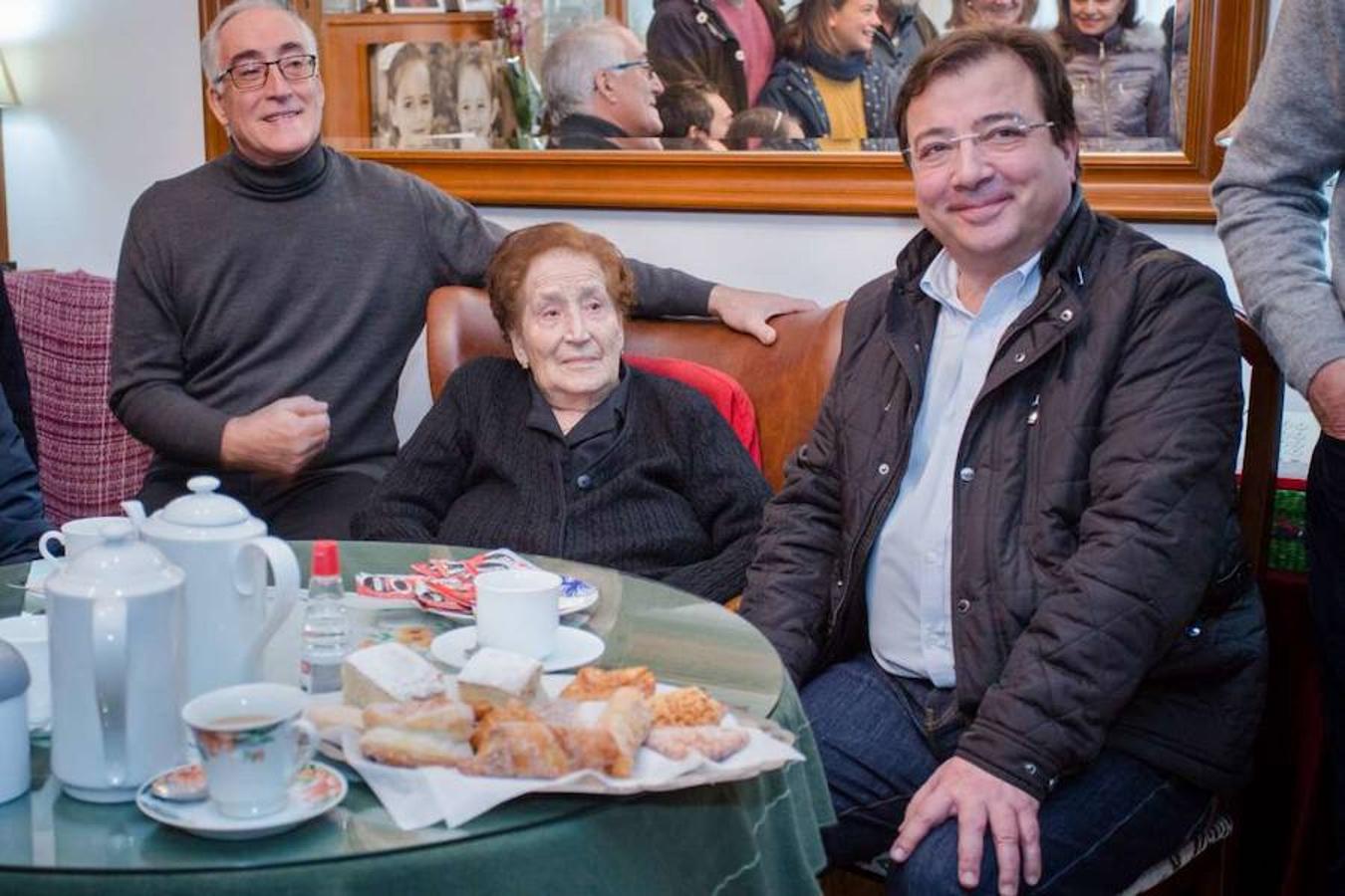 Carmen González Lobato, vecina de Valencia del Ventoso, celebra cien años con un homenaje