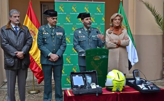 Los nuevos dispositivos han sido presentados hoy en la Comandancia de Badajoz.: HOY