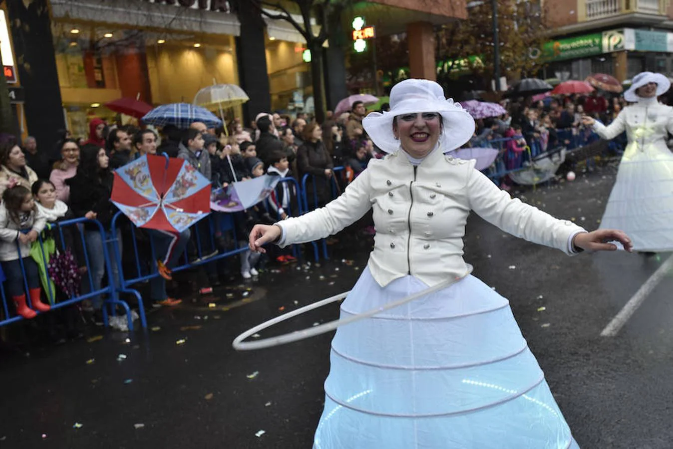 A los Reyes Magos les importó más la presencia de los niños que la de la lluvia.