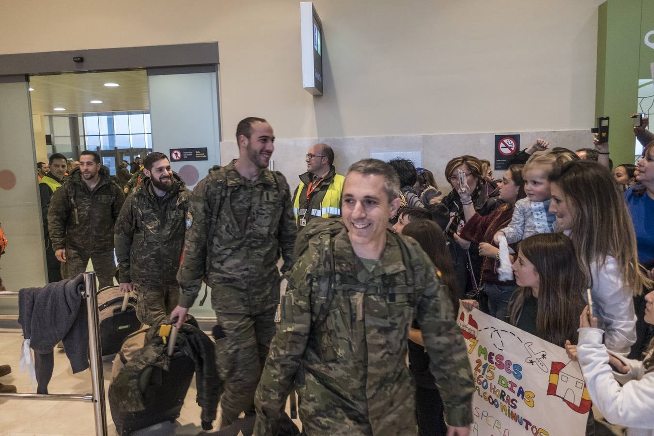 Los primeros militares de la Brigada Extremadura regresan de Letonia el mismo día que se despide el general jefe Francisco Dacoba 
