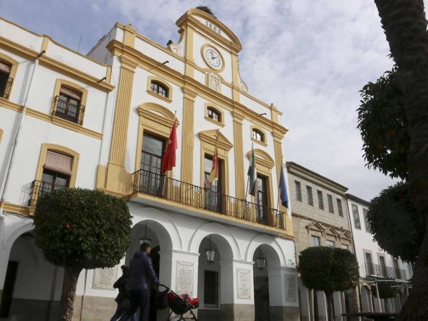 Fachada principal del Ayuntamiento. :: j. m. romero