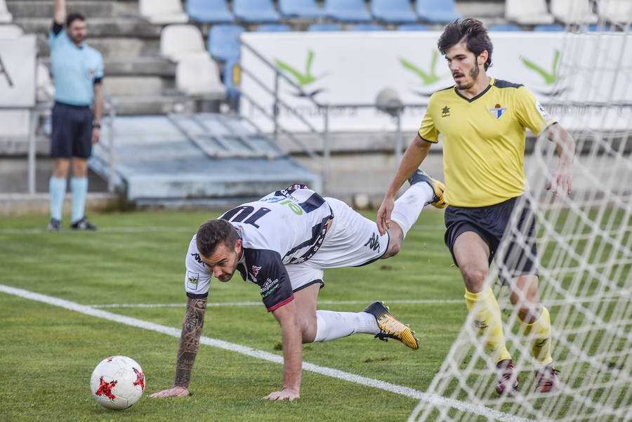 Guzmán, Álex Rubio y Fran Morante muestran el camino de la salvación ante el Écija