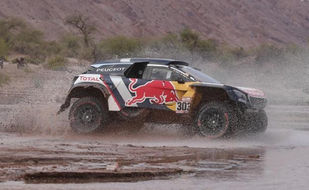 Carlos Sainz, durante la duodécima etapa del Dakar. 