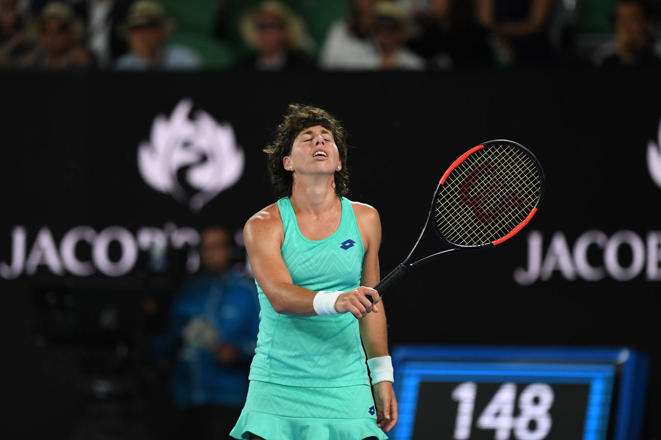 Carla SUárez cayó derrotada ante Caroline Wozniacki (6-0, 6-7 y 6-2) en los cuartos de final del Abierto de Australia. 