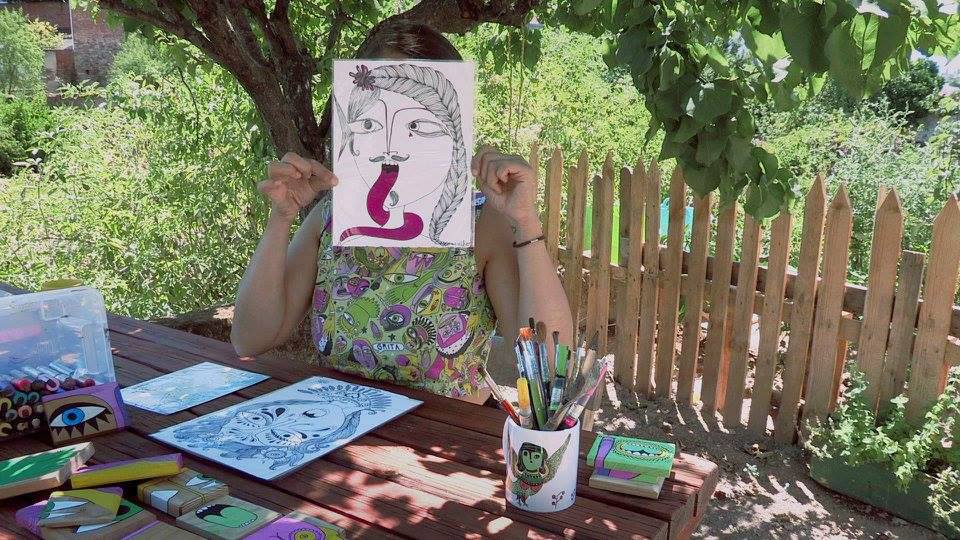 Inma Ramos (Plasencia, 1981) es una 'artivista' que destaca por sus coloridos y reivindicativos dibujos